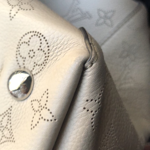 Louis Vuitton Mahina Hina MM Galet Tote - M53140 - Picture 14 of 16